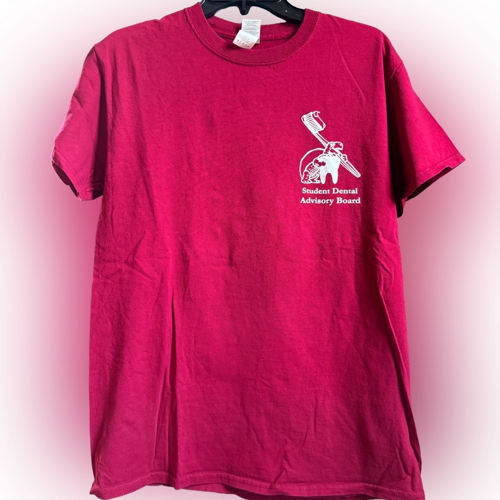 University of Maryland School of Dentistry Gildan Tee Shirt, Medium